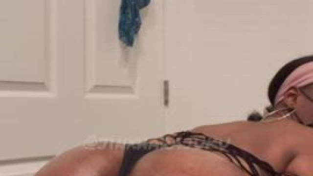 who’s gonna let me & my big booty drain the nut out of them?