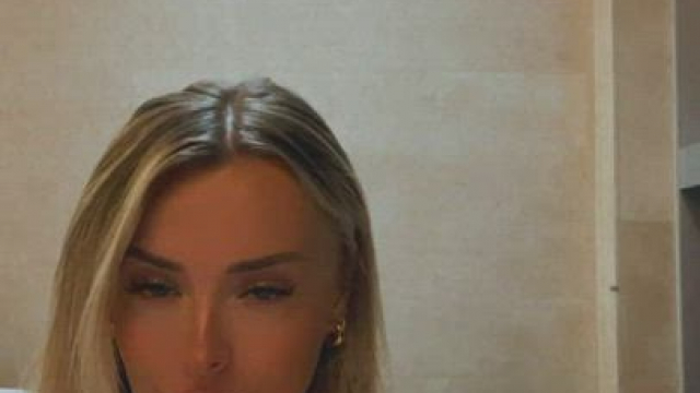 C0rrina k0pf Her perfect body new content - F0ld3r B3l0w