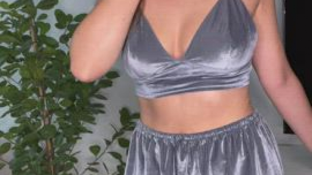 If you're ever in need of some stress relief after work, i'm your chick