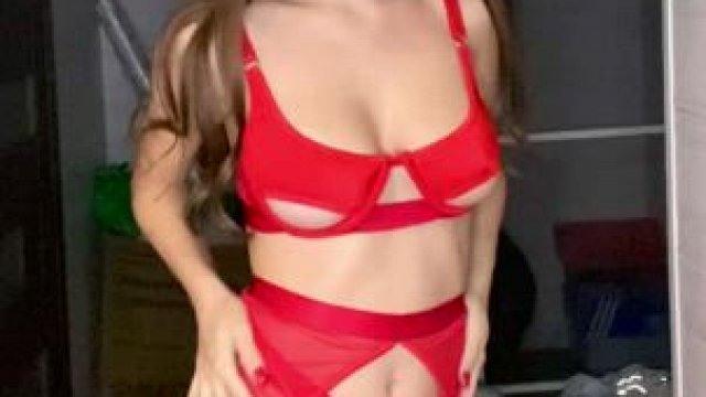 Let this sexy girl take your cock between her tits [OC]