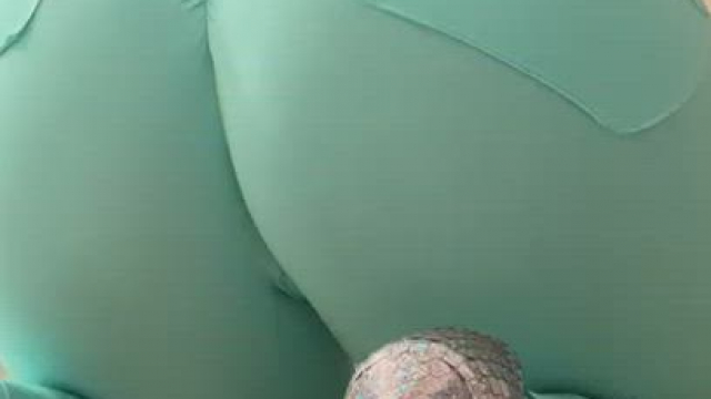 So much ass in one clip