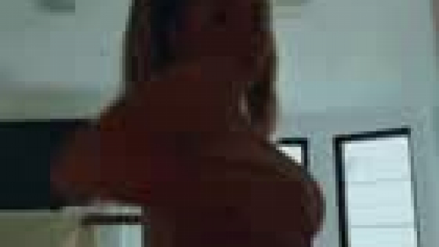 Ck shaking her ass in shower