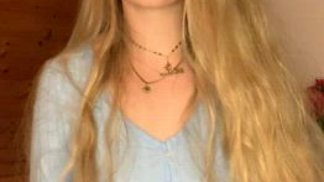 Ever thought you'll see rapunzel being so hot [F]