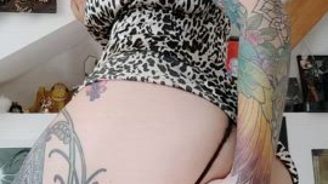 I need a little help, are you hands available?