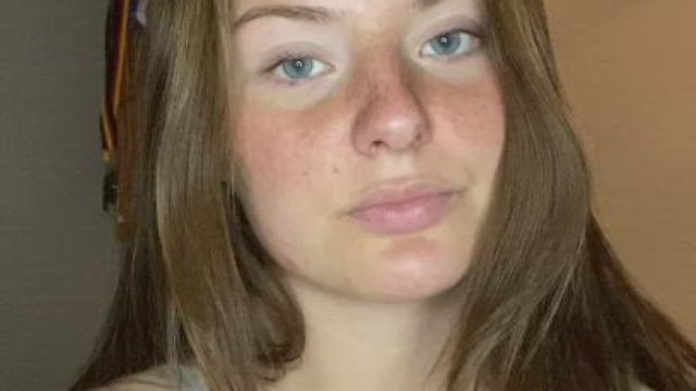 Who’s here likes soft curvy breasts and hips?