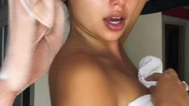 I hope you like latinas @adriannadlopez