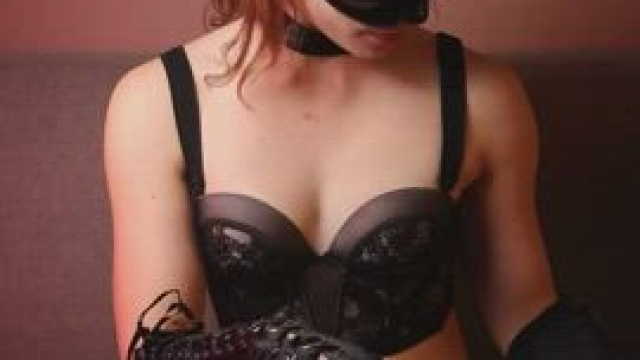 I love pulling my panties to the side & playing :)