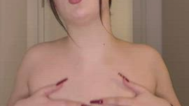 Bouncy boobs are fun boobs! [GIF]