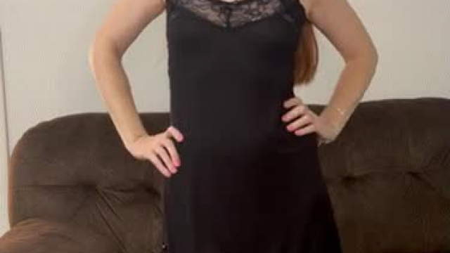 I love showing my 37 yo milf body ;)