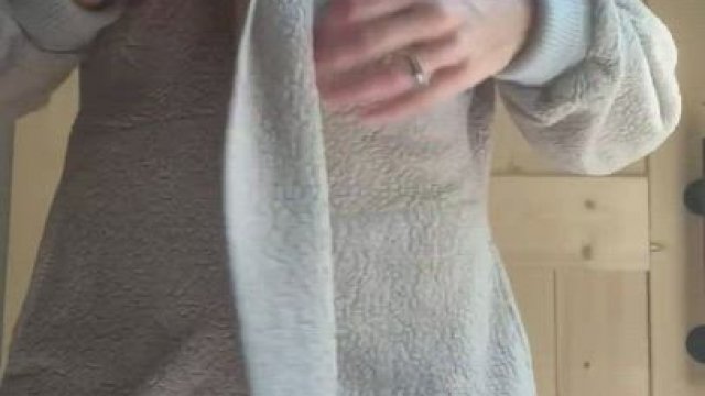 Am I humpable this Hump Day? (Almost 40yr old mom)