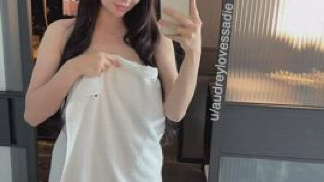 I tried taking a nice picture for you, but the towel wouldn't let me