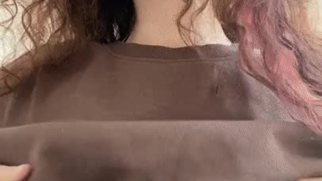 Cute tiny boobies to suck