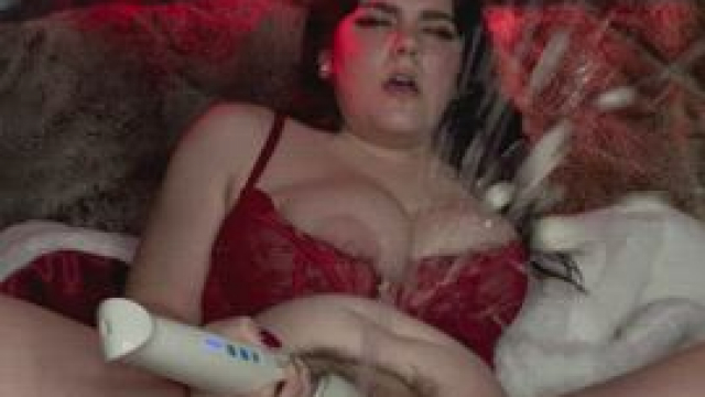 Ms. Claus's super squirt explosion