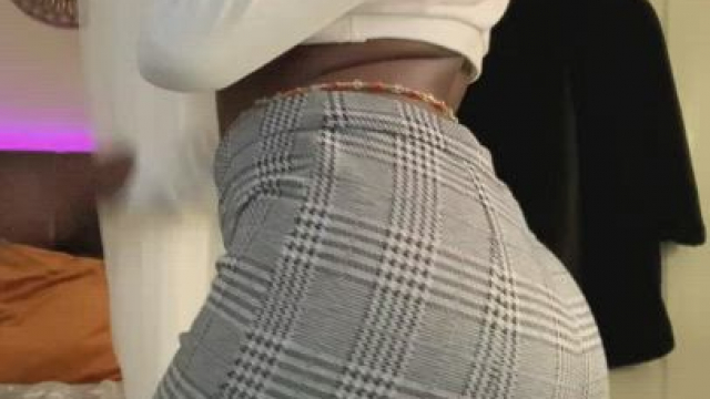 Any volunteers to stretch my holes? ??