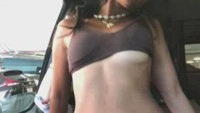 BWC bangs my slight cunt in the car, I like it