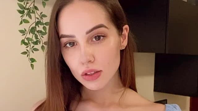 GET HER CONTENT IN COMMENTS RIGHT NOW 