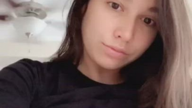 Naturally curvy honey