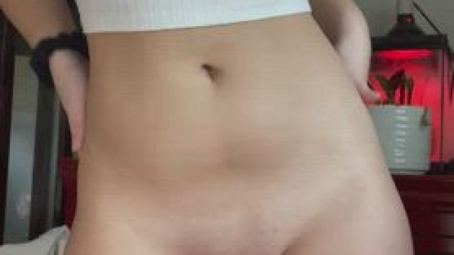 Can reveal my young tits to you?