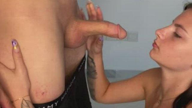 18 Year Old Slut Gives Fellatio