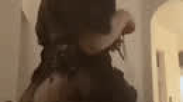 Lisa Showing That Ass