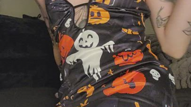 I know you're undressing me with your eyes, so let me help