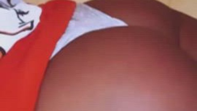 Spanking that jiggly ass