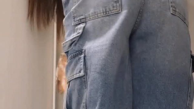 Une belle franco-marocaine montre son gros cul