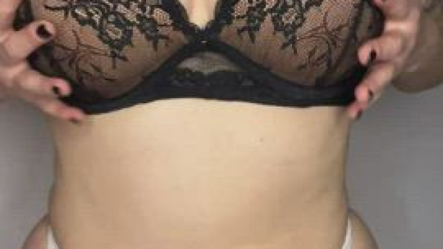 Best for desserts, these two cupcakes hiding