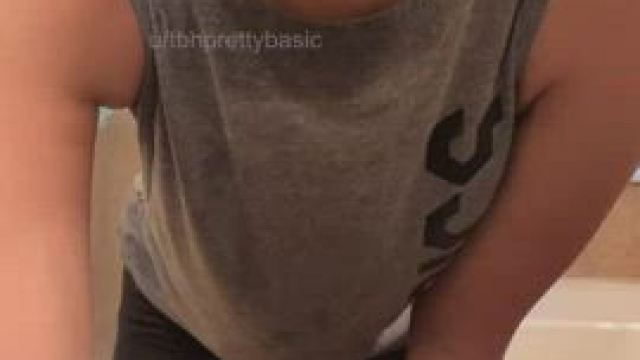 Do you mind fit, sweaty girls?