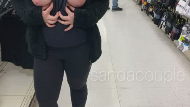 On display in the men’s section, see you on Boxing Day [GIF]