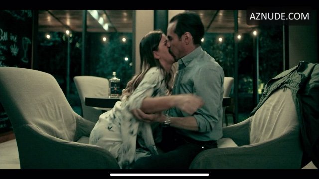 María Fernanda Yepes in Dark Desire