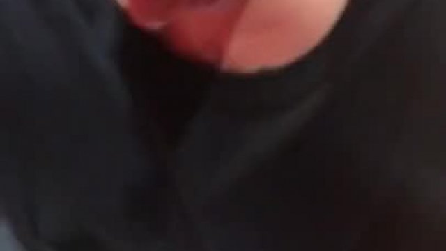 She sucks a strangers cock for clout