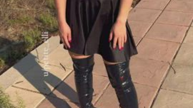 I want every guy to know what’s under my skirt - sad that not every man is on Re