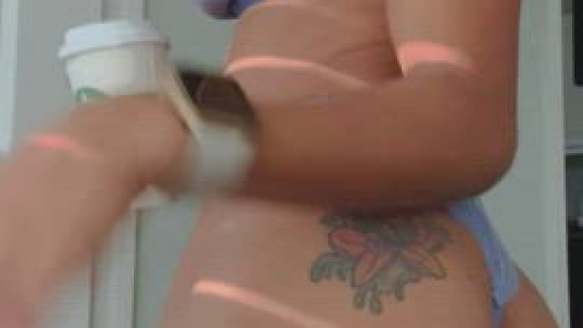 Coffee and booty jiggles to start your Tuesday!