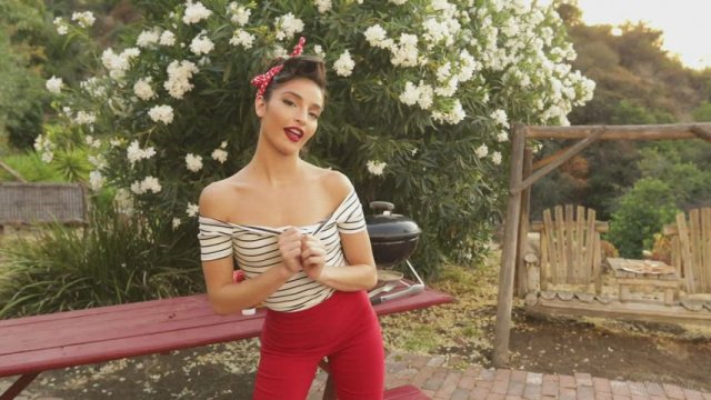 HollyRandall - Emily Willis - Classic Picnic