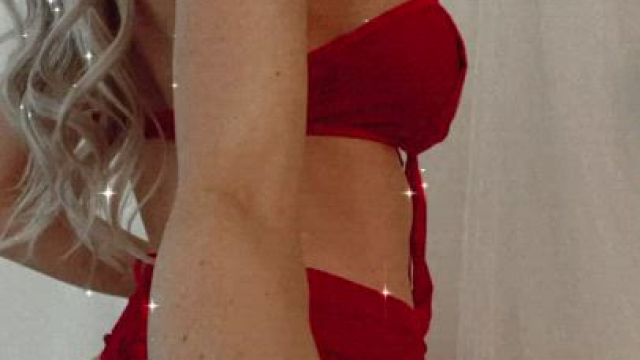 I Wanna Be Your Christmas Bimbo