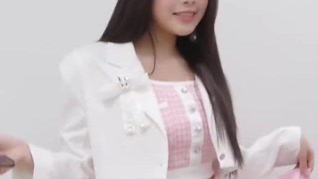 Natty flaunting her goodies