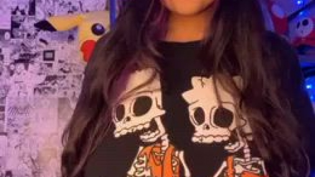 Raise your cock if I can be your big tiddy goth gf