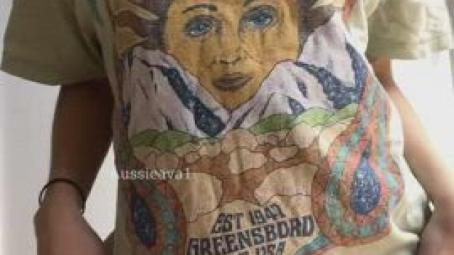 Just had a feeling you might want to see a tiny naked Aussie