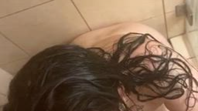 Deep throating like a good lady (M/F)