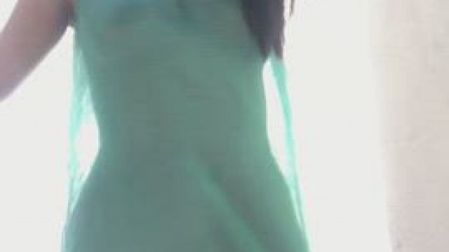 How do I look better with or without clothes?