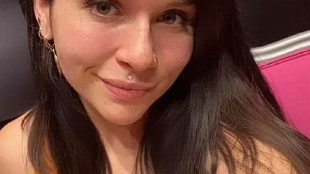 can someone lend me a hand? Or a tongue...