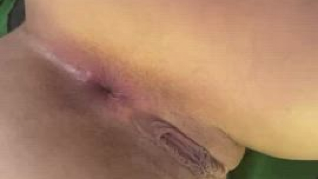 Can a little ass wink tease you to play with it ?