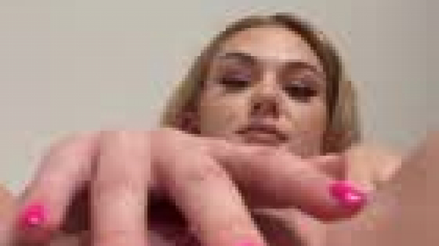 Spreading my pussy lips so you can eat me ;)