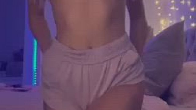 I guess everyone else is lonely and horny during this lockdown like I am?