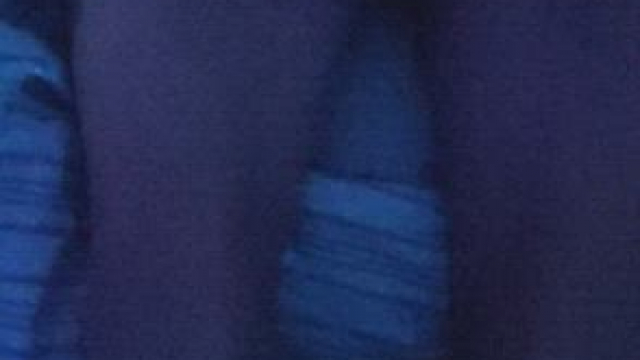 she scrolled Facebook while I fucked her feet (story in comments)