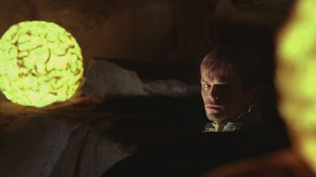 Paul Atreides' mother catches him perving - Barbora Kodetova - Dune (2000)