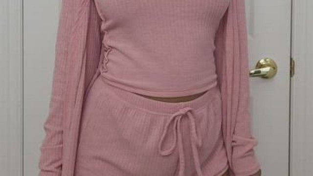 [GIF] Would you fuck a thicker filipina like me?