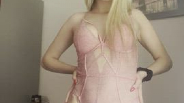 If u like my petite ass, I’d let u smash