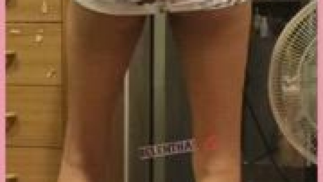 if you find my ass wiggle sexy turn please come and put it in x